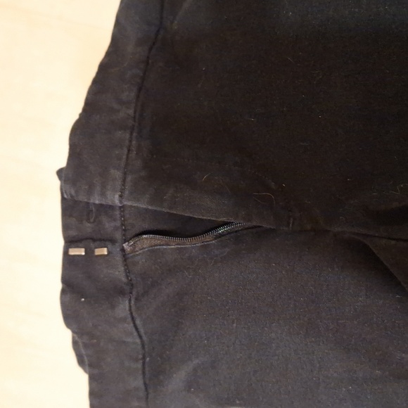 Old Navy Black Shorts - Picture 5 of 6